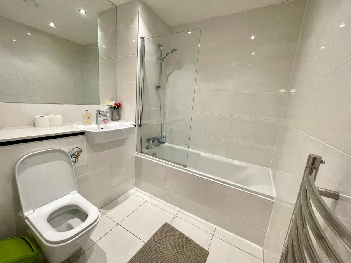 Appartamento Stratford Luxury House, 5 Minutes Walk Station, Westfield, 3 Bedrooms 3 Bathrooms, Reception, Garden, Parking