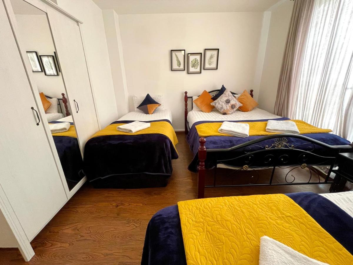 Appartamento Stratford Luxury House, 5 Minutes Walk Station, Westfield, 3 Bedrooms 3 Bathrooms, Reception, Garden, Parking Londra